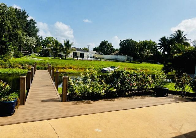 1315 SW 25TH Avenue, Boynton Beach, FL 33426