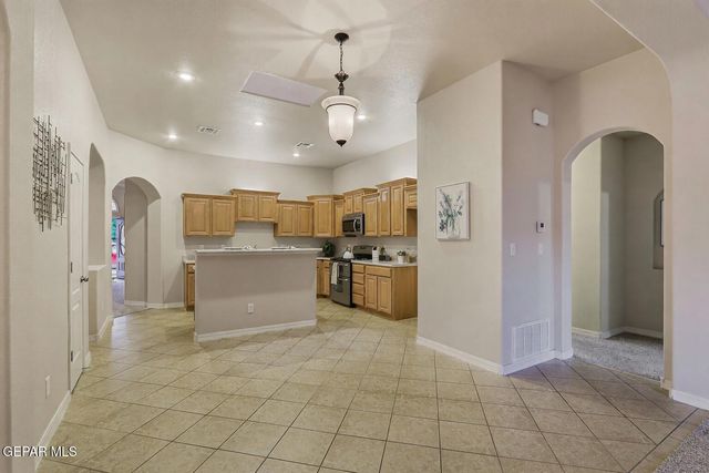 12712 TUSCAN HILLS Court, El Paso, TX 79938