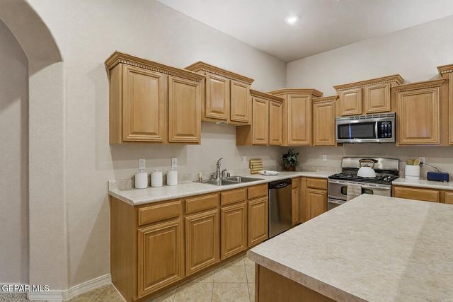 12712 TUSCAN HILLS Court, El Paso, TX 79938