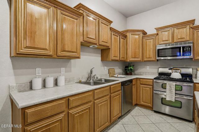 12712 TUSCAN HILLS Court, El Paso, TX 79938