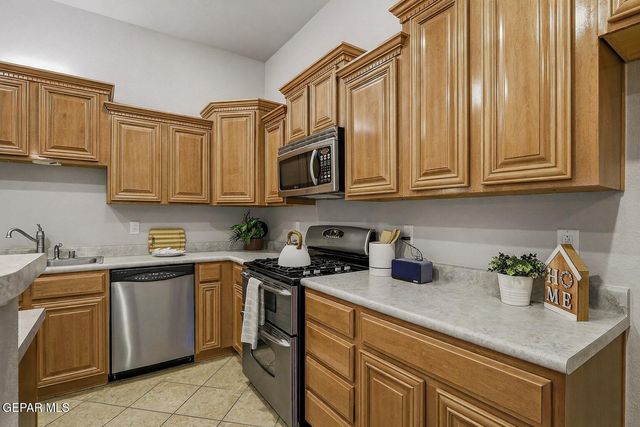 12712 TUSCAN HILLS Court, El Paso, TX 79938