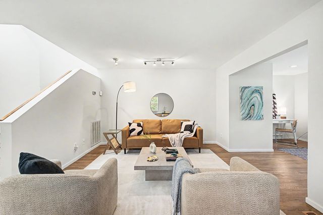 940 Gale Ln Apt 127, Nashville, TN 37204