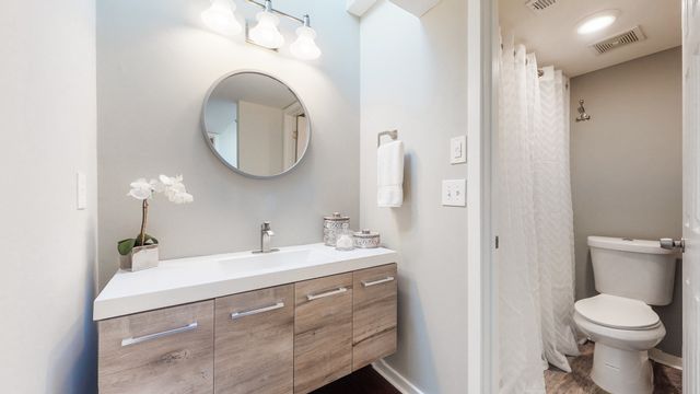 940 Gale Ln Apt 127, Nashville, TN 37204