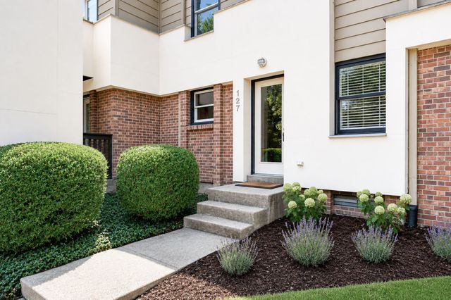940 Gale Ln Apt 127, Nashville, TN 37204