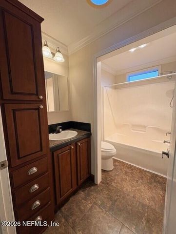 240 SWAN LAKE Drive, Melrose, FL 32666
