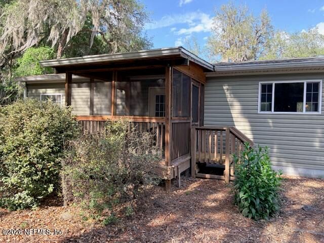240 SWAN LAKE Drive, Melrose, FL 32666