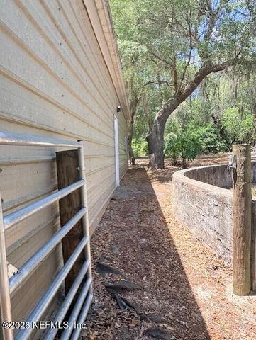 240 SWAN LAKE Drive, Melrose, FL 32666