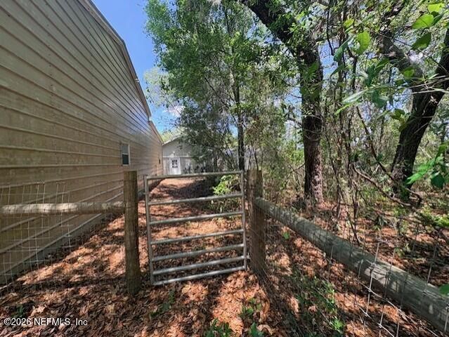 240 SWAN LAKE Drive, Melrose, FL 32666