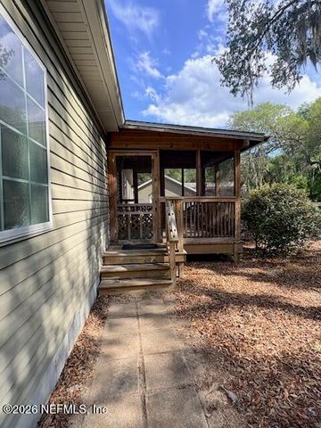 240 SWAN LAKE Drive, Melrose, FL 32666
