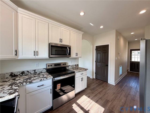 7957 Pennsylvania Ave, West Point, VA 23181