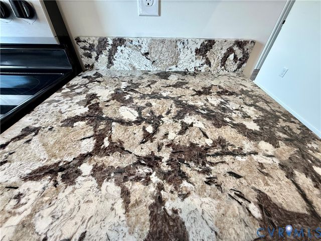 7957 Pennsylvania Ave, West Point, VA 23181