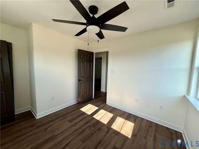 7957 Pennsylvania Ave, West Point, VA 23181