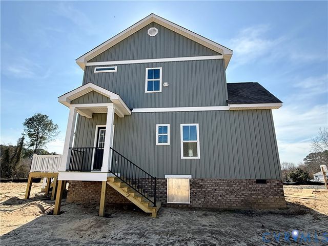 7957 Pennsylvania Ave, West Point, VA 23181