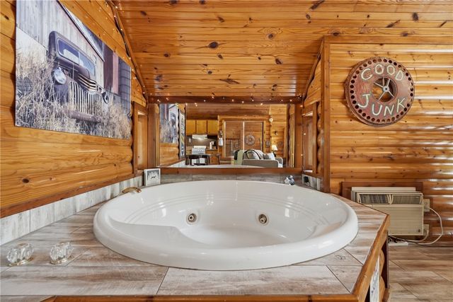 21754 W Highway 62, Eureka Springs, AR 72631