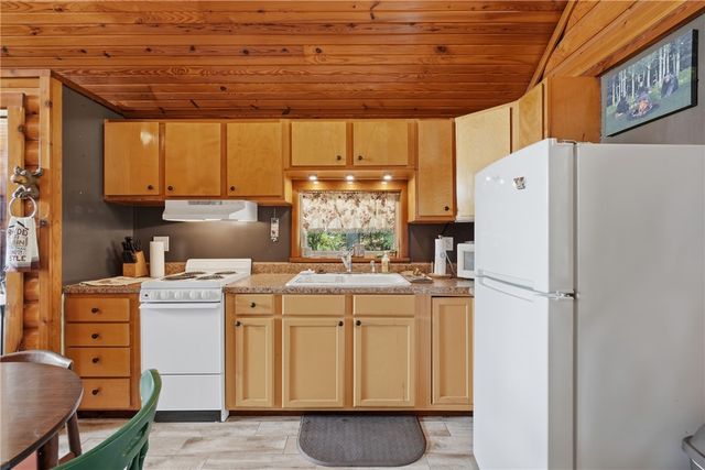 21754 W Highway 62, Eureka Springs, AR 72631