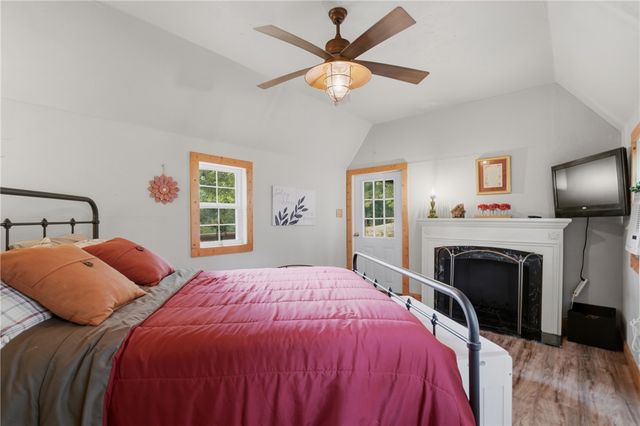 21754 W Highway 62, Eureka Springs, AR 72631