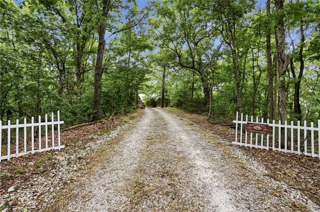 21754 W Highway 62, Eureka Springs, AR 72631