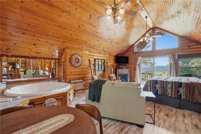 21754 W Highway 62, Eureka Springs, AR 72631