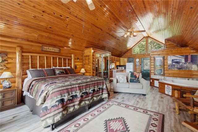 21754 W Highway 62, Eureka Springs, AR 72631