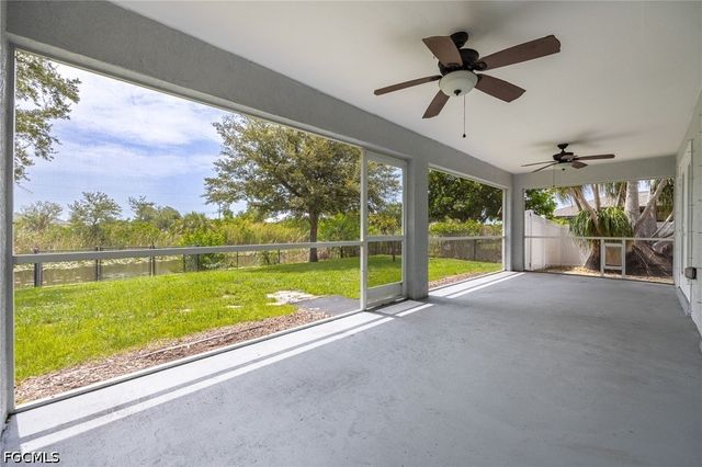 1418 SW 11th PL, Cape Coral, FL 33991
