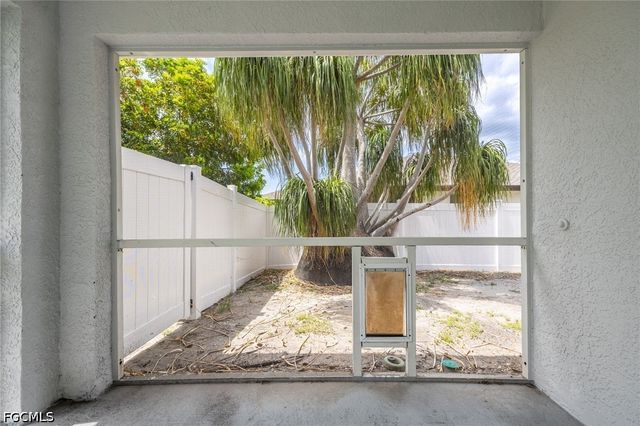 1418 SW 11th PL, Cape Coral, FL 33991