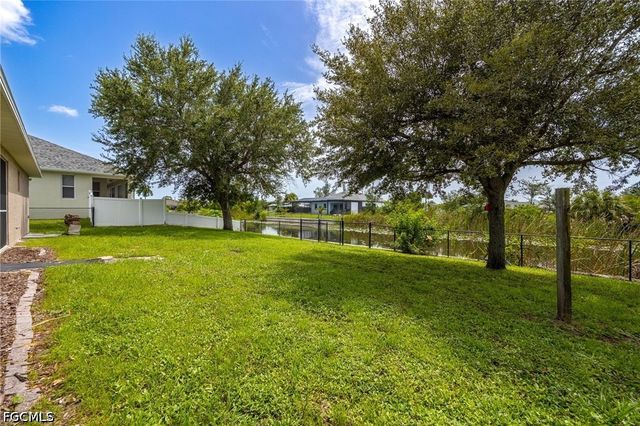 1418 SW 11th PL, Cape Coral, FL 33991