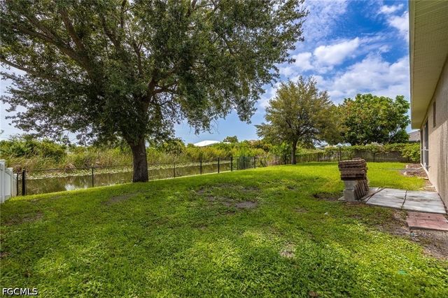 1418 SW 11th PL, Cape Coral, FL 33991
