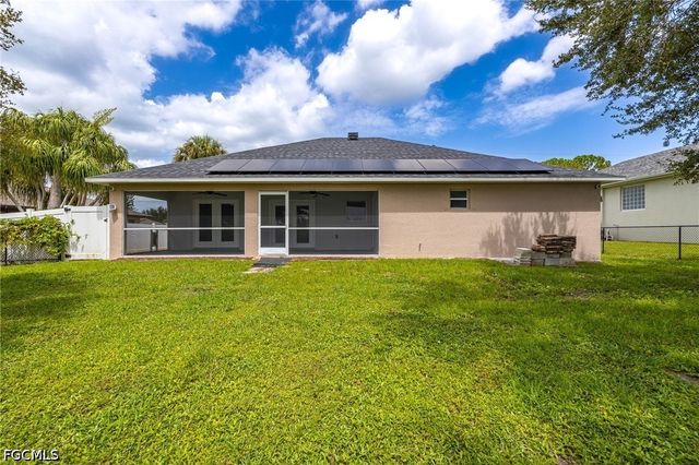 1418 SW 11th PL, Cape Coral, FL 33991