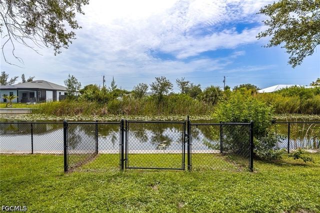 1418 SW 11th PL, Cape Coral, FL 33991