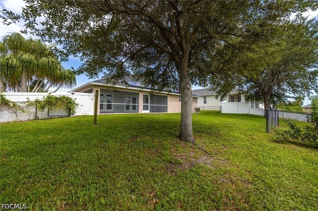 1418 SW 11th PL, Cape Coral, FL 33991
