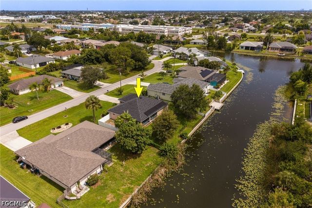 1418 SW 11th PL, Cape Coral, FL 33991