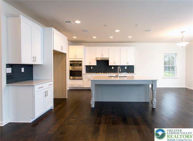 25 Charlie Court 2, Williams Twp, PA 18042