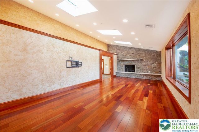 374 Packer Drive, Packer Twp, PA 18255