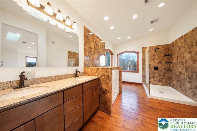 374 Packer Drive, Packer Twp, PA 18255