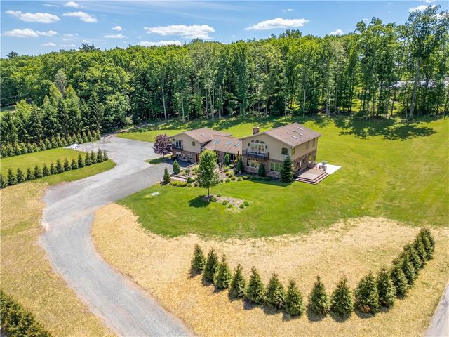 374 Packer Drive, Packer Twp, PA 18255