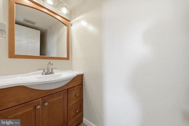 624 KNIGHTSBRIDGE DR, Hagerstown, MD 21740