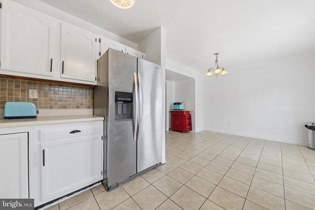 624 KNIGHTSBRIDGE DR, Hagerstown, MD 21740