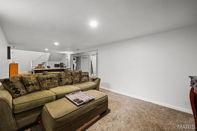 7416 Canterbury Avenue, St Louis, MO 63143