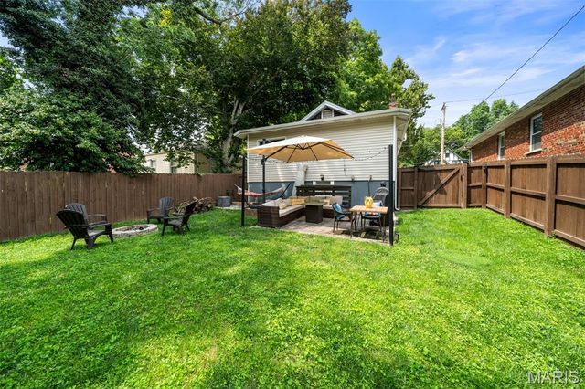 7416 Canterbury Avenue, St Louis, MO 63143