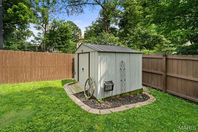 7416 Canterbury Avenue, St Louis, MO 63143