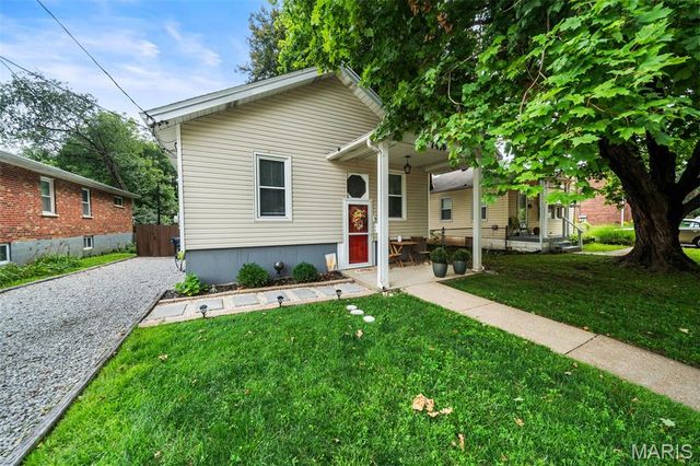 7416 Canterbury Avenue, St Louis, MO 63143