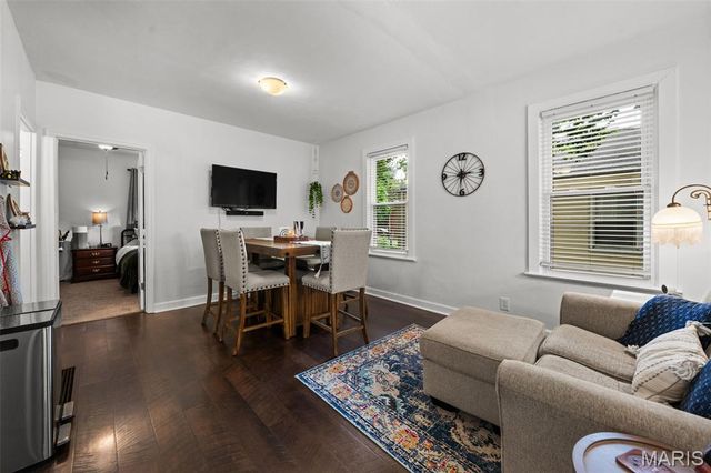 7416 Canterbury Avenue, St Louis, MO 63143