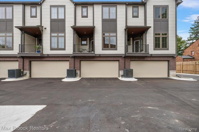382 Notre Dame Street, Grosse Pointe, MI 48230