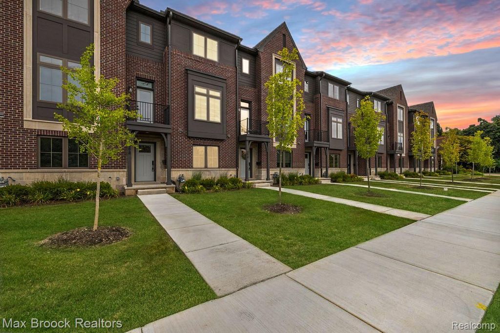 382 Notre Dame Street, Grosse Pointe, MI 48230