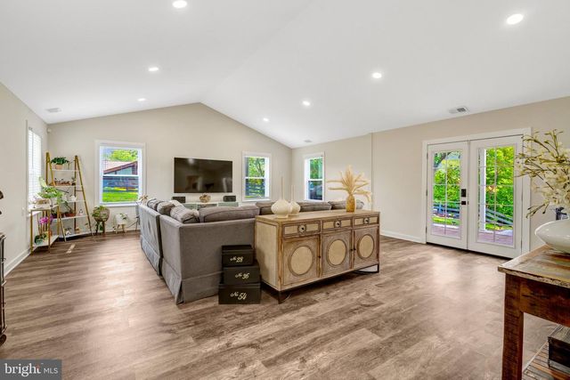 5410 MONTGOMERY ST, Springfield, VA 22151