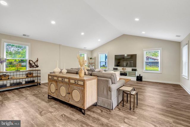 5410 MONTGOMERY ST, Springfield, VA 22151