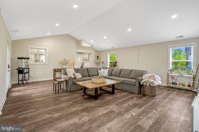 5410 MONTGOMERY ST, Springfield, VA 22151