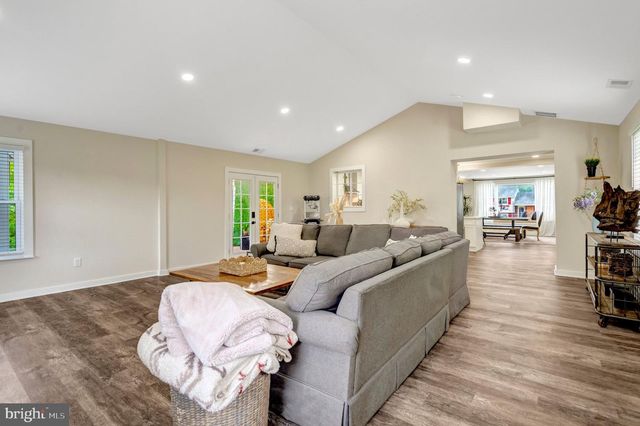 5410 MONTGOMERY ST, Springfield, VA 22151