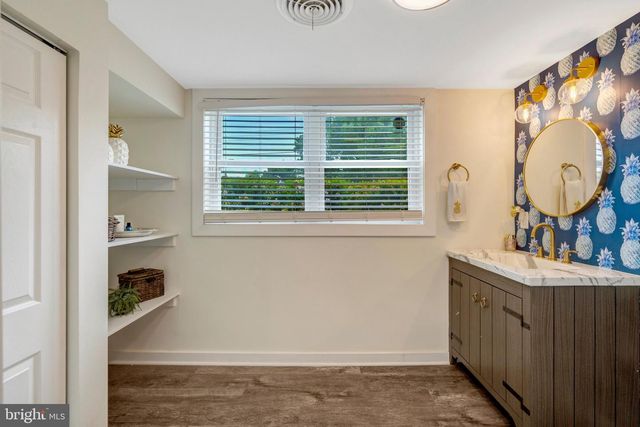 5410 MONTGOMERY ST, Springfield, VA 22151