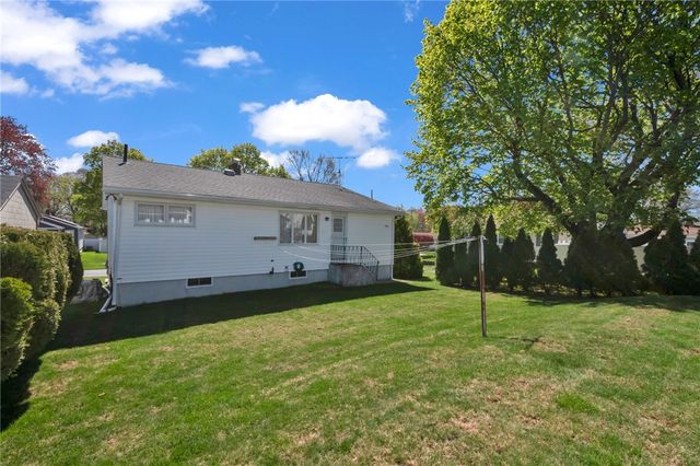 15 Pine Street, North Providence, RI 02911